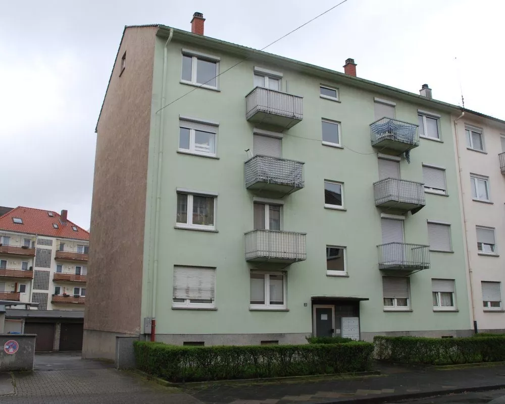 Immobilienangebot - Mannheim / Käfertal - Alle - Stattliches Mehrfamilien-Haus mit 9 Wohnungen und 7 Garagen in ruhiger Vorort-Wohnlage