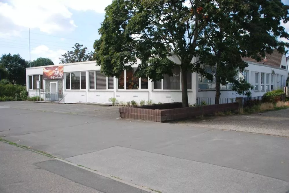 Immobilienangebot - Mannheim / Sandhofen - Grundstücke - Gewerbeanwesen mit anschließendem Einfamilienhaus - interessant zur Neubebauung