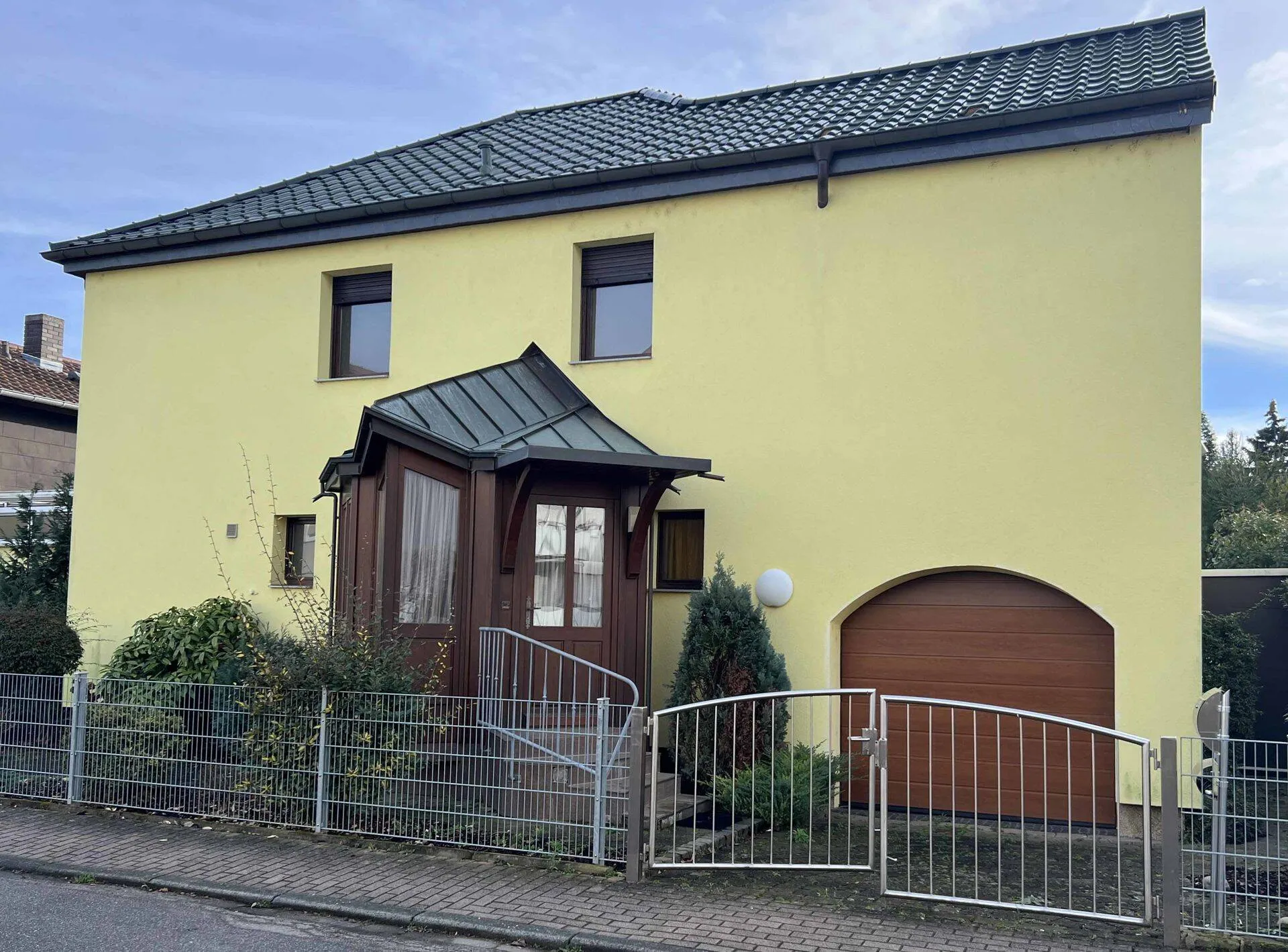 Immobilienangebot - Heddesheim - Alle - Freistehendes Einfamilienhaus mit Garage und großem Garten in ruhiger Ortsrandlage