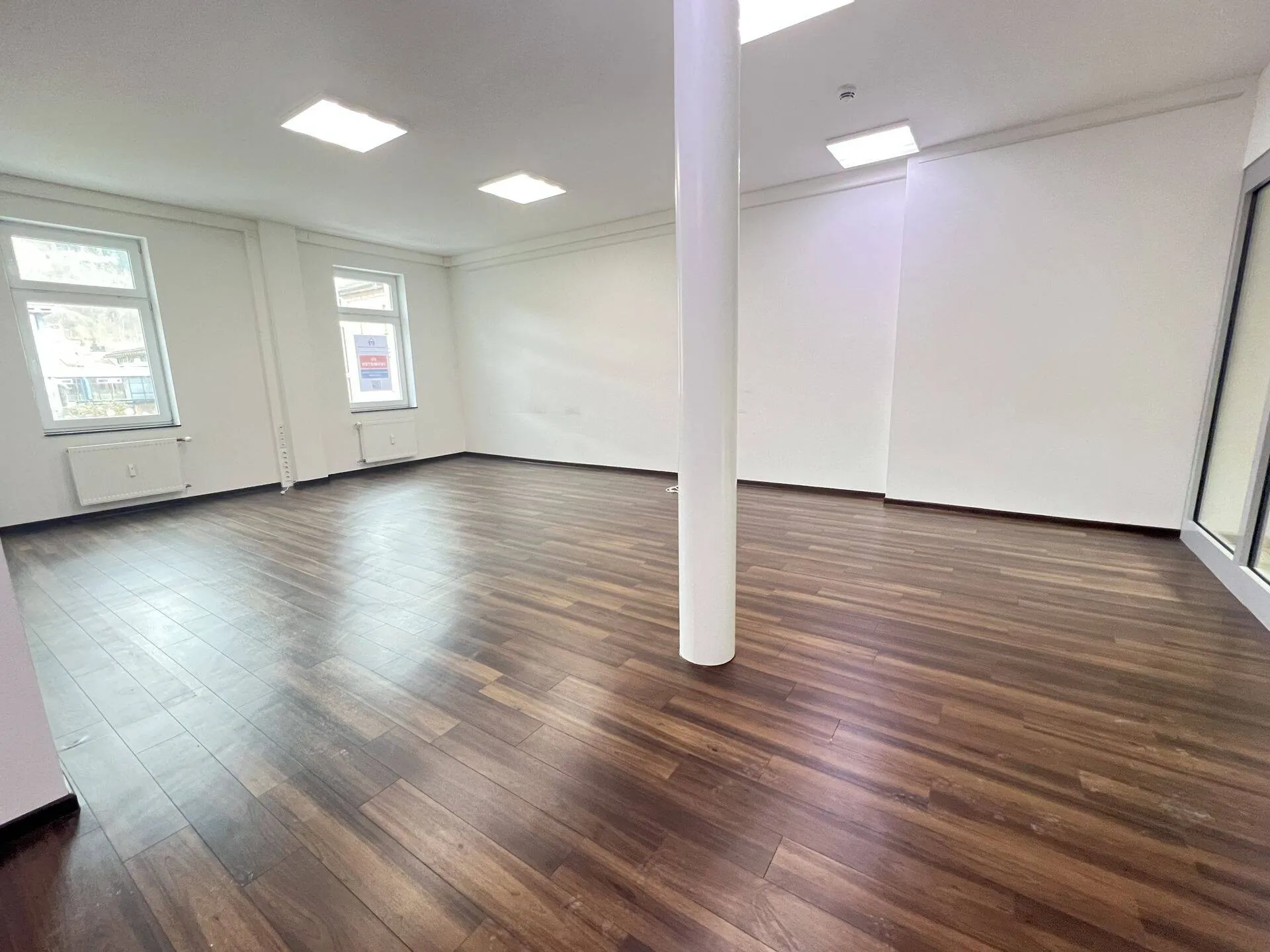 Immobilienangebot - Eberbach - Alle - Stattliches, voll vermietetes Büro- / Praxisgebäude  im Ortskern von Eberbach -  indexierte Verträge