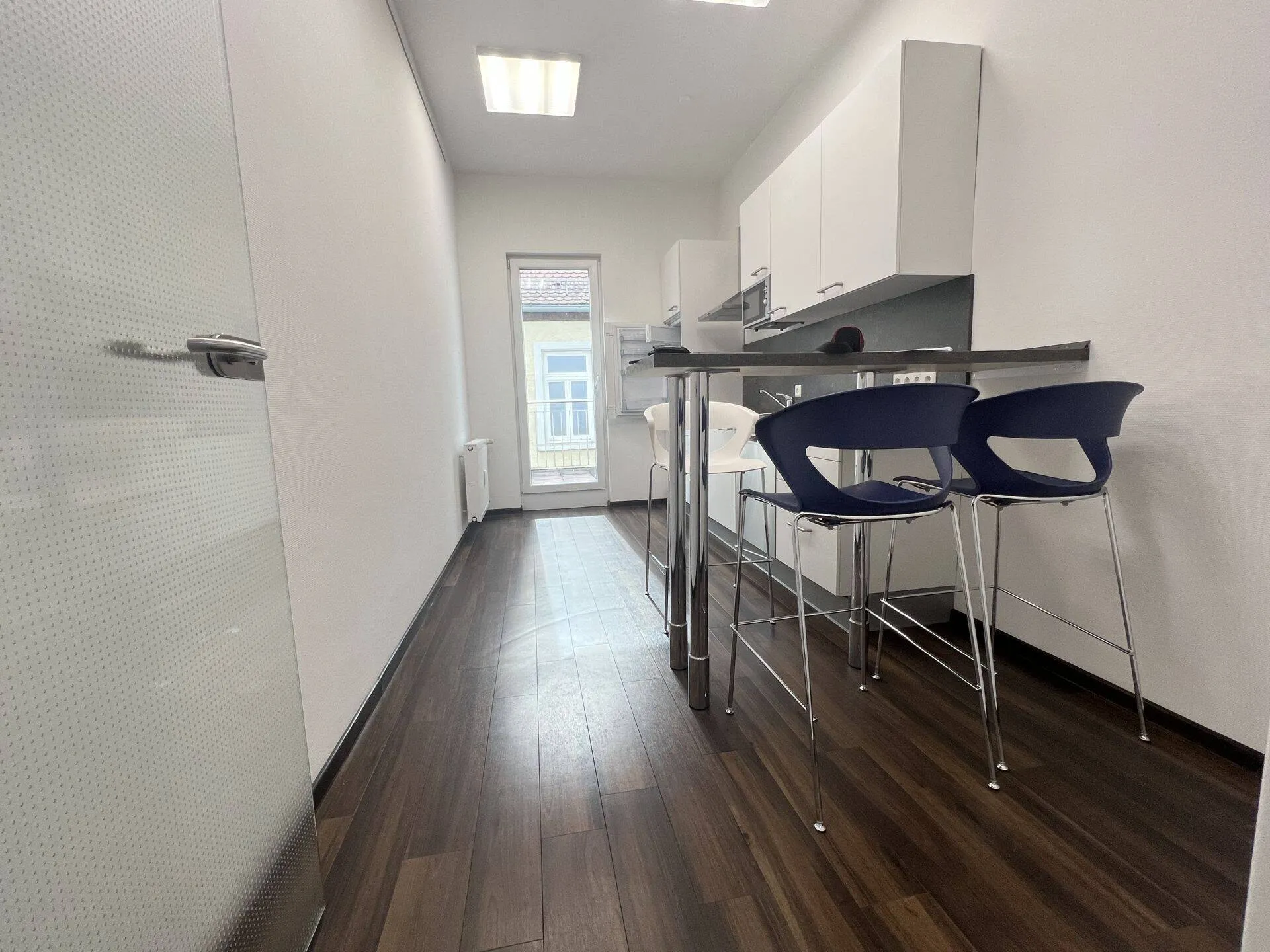 Immobilienangebot - Eberbach - Alle - Stattliches, voll vermietetes Büro- / Praxisgebäude  im Ortskern von Eberbach -  indexierte Verträge