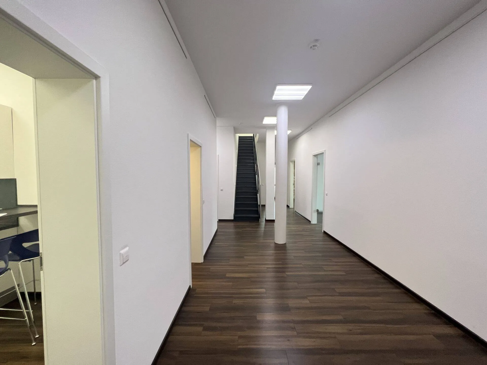Immobilienangebot - Eberbach - Alle - Stattliches, voll vermietetes Büro- / Praxisgebäude  im Ortskern von Eberbach -  indexierte Verträge
