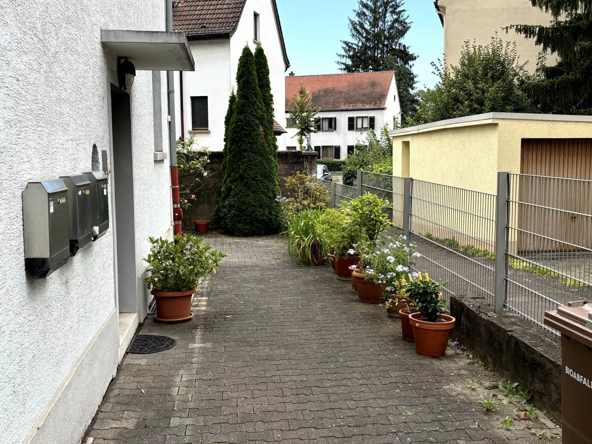 Immobilienangebot - Mannheim / Feudenheim - Alle - Freistehendes Dreifamilienhaus mit großen Etagenwohnungen, ausgebautem Dachgeschoss und Garage