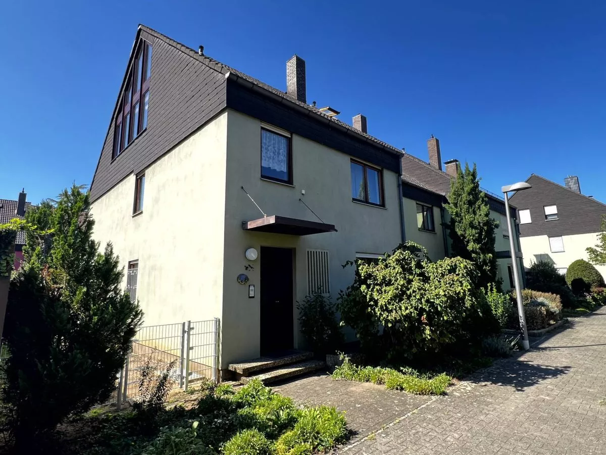 Immobilienangebot - Mannheim / Neckarstadt - Alle - Modernes Einfamilien-Reihenendhaus mit Garage, ruhige und gesuchte  Wohnlage, guter Zustand