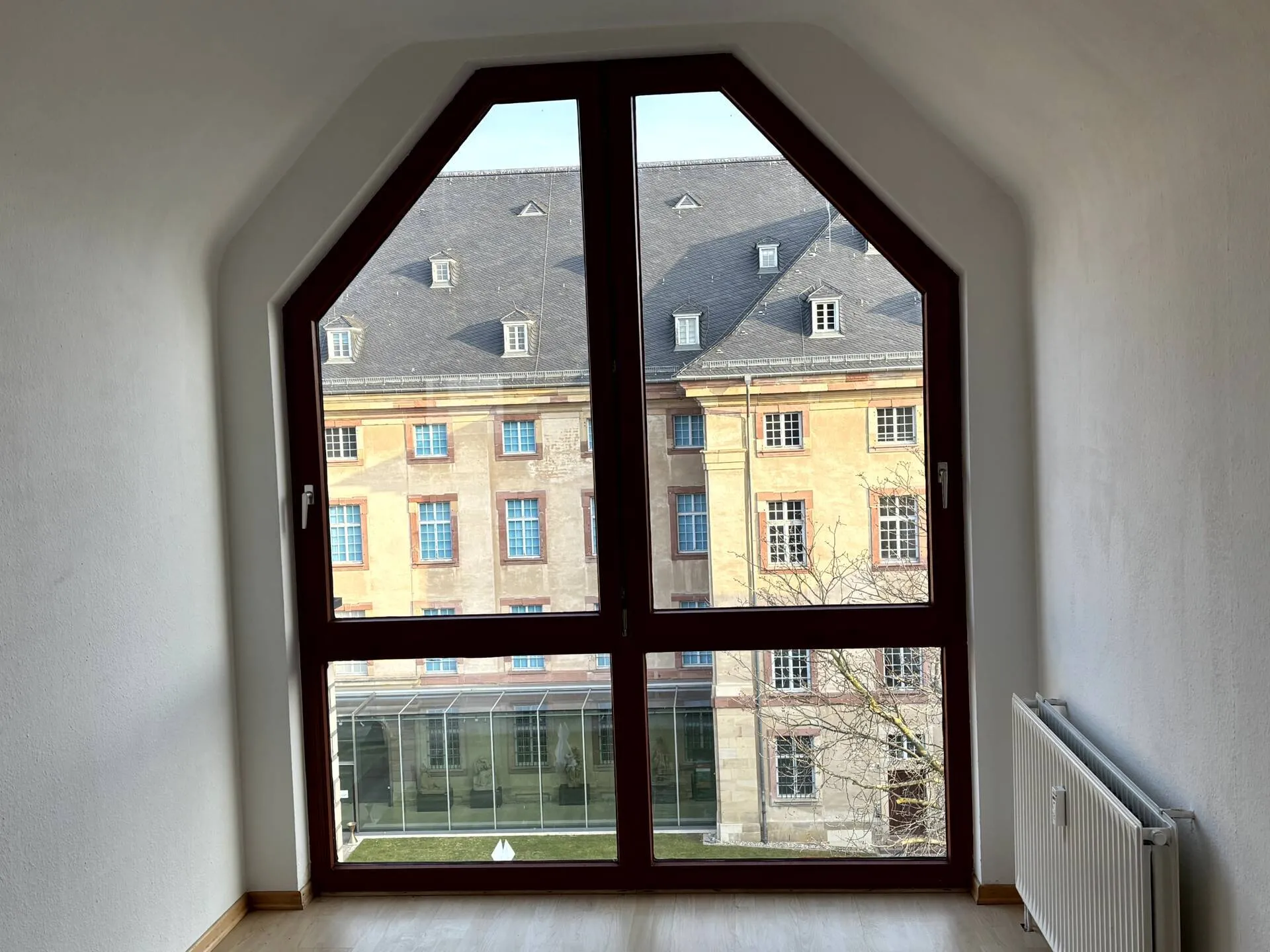 Immobilienangebot - Mannheim - Alle - Außergewöhnliche 3-Zimmer-Dachgeschoss-
Wohnung mit einmaligem Wohnwert, nähe Schloss