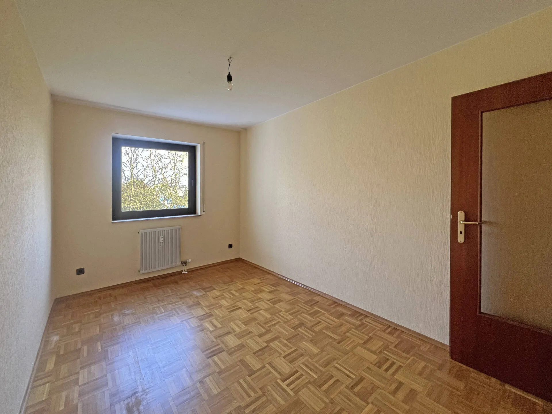 Immobilienangebot - Brühl - Alle - Familienfreundliche 4-Zimmer-Wohnung mit durchdachtem Grundriss, Balkon und Stellplatz!