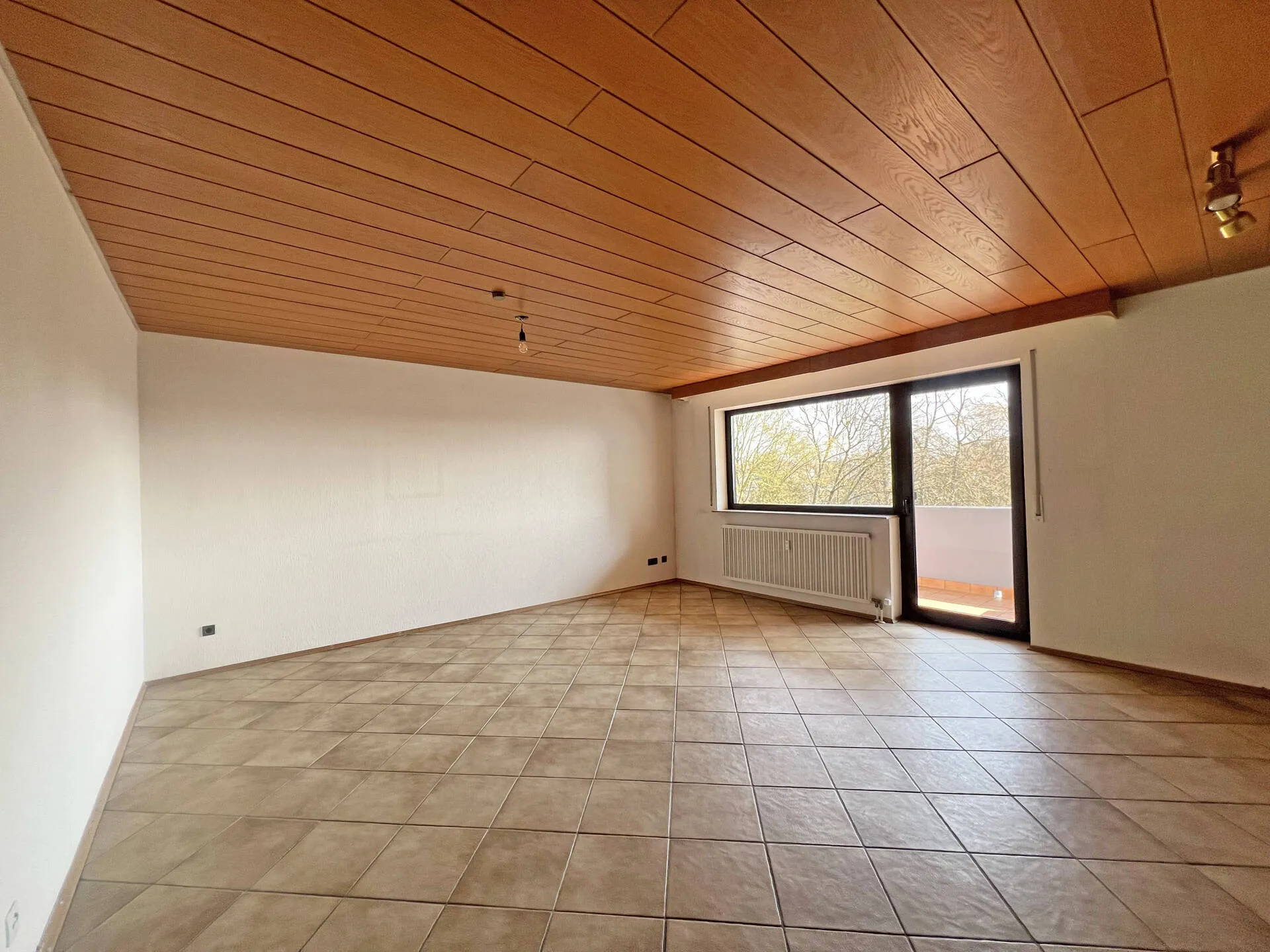 Immobilienangebot - Brühl - Alle - Familienfreundliche 4-Zimmer-Wohnung mit durchdachtem Grundriss, Balkon und Stellplatz!