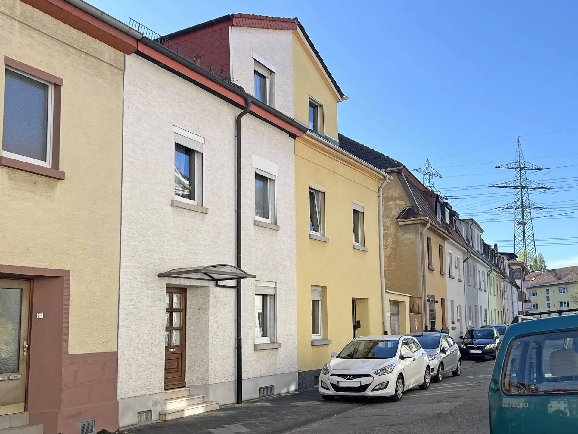 Immobilienangebot - Mannheim / Neckarau - Alle - Großzügiges Reihenmittelhaus in begehrter Lage von Mannheim-Neckarau!