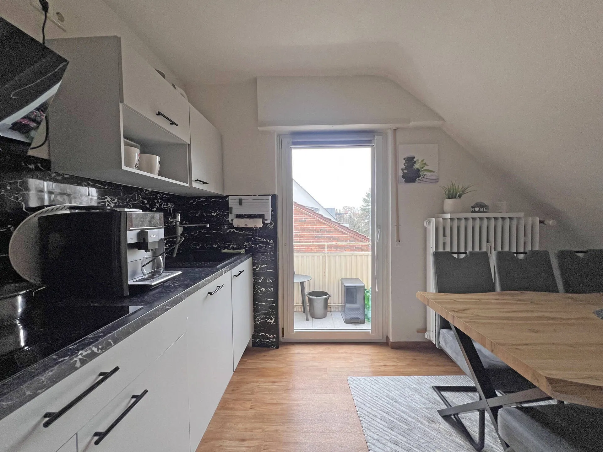 Immobilienangebot - Mannheim / Almenhof - Alle - Funktionale 2-Zimmer-Dachgeschosswohnung mit Balkon in seltener und gefragter Lage Mannheims!