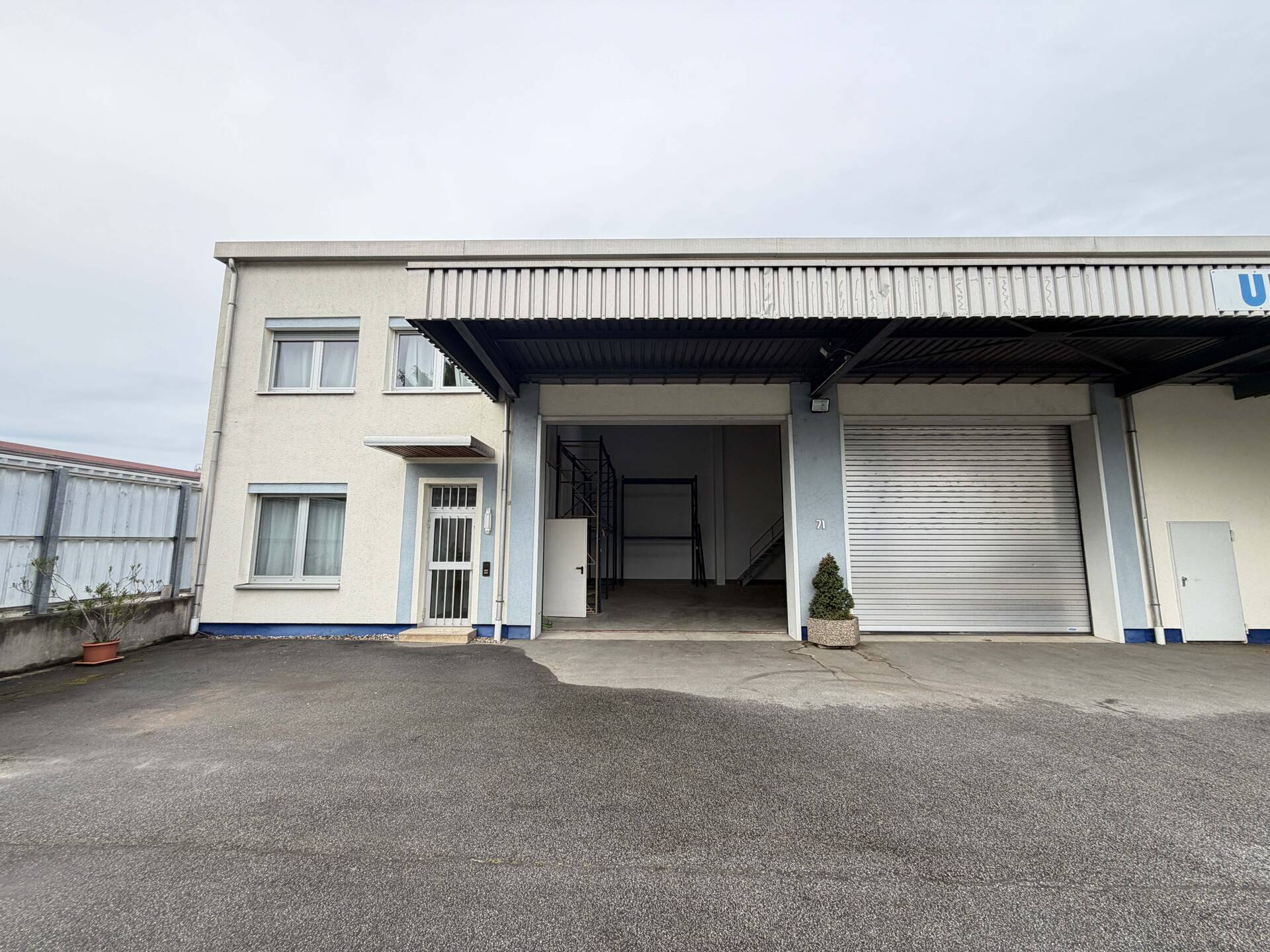 Immobilienangebot - Mannheim / Casterfeld - Alle - Ideal für Handwerker und Kleinbetriebe - Halle mit Büro in top Gewerbegebietslage