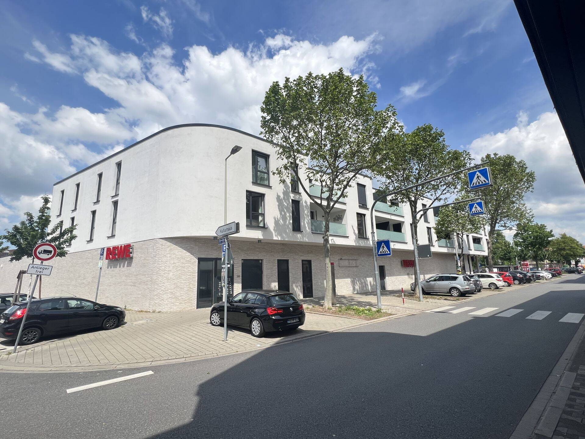 Immobilienangebot - Mannheim / Käfertal - Alle - Moderne 2-Zi-Wohnung mit Einbauküche und Balkon, neuwertig, in zentraler, verkehrsgünstiger Lage