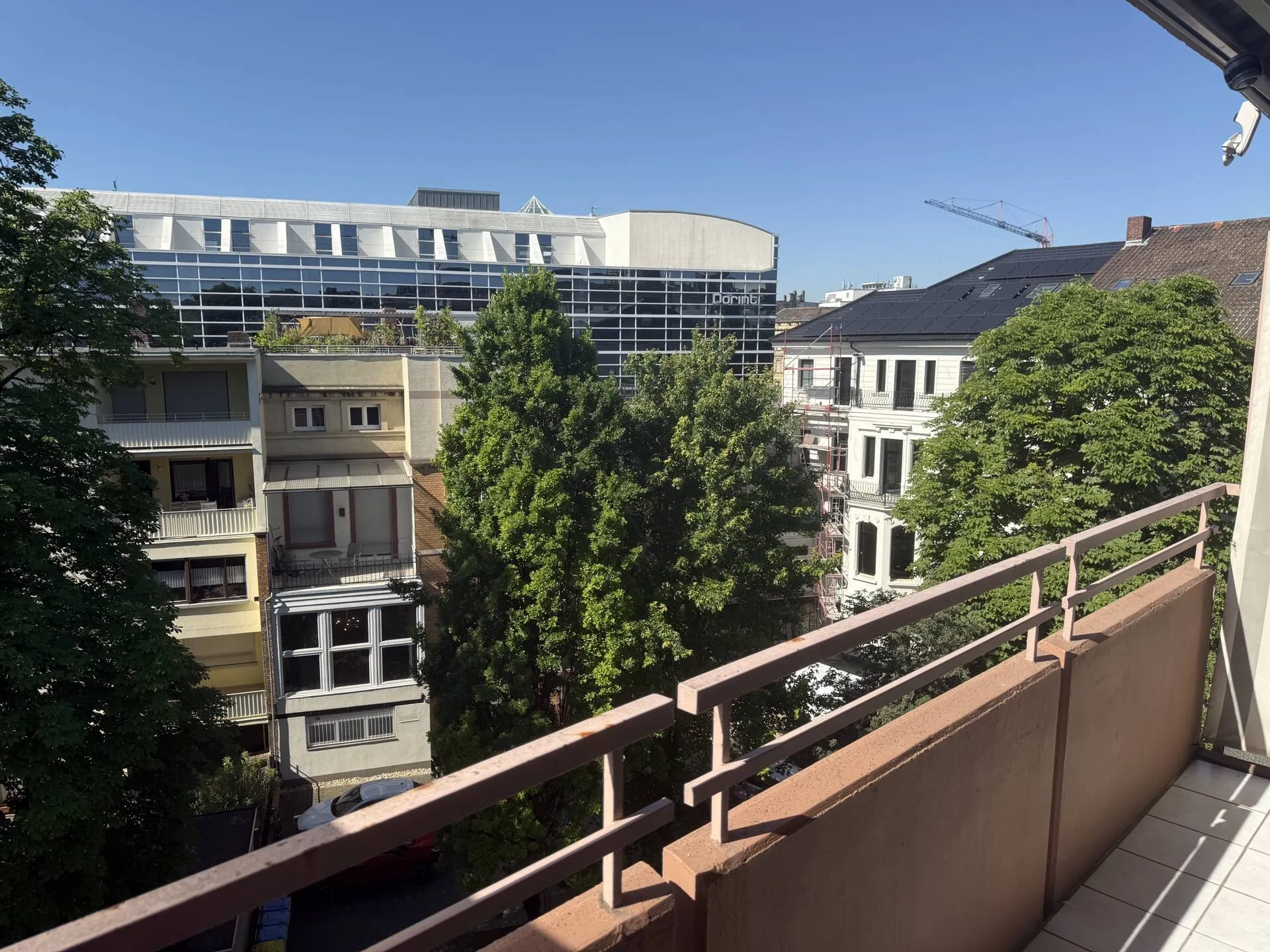 Immobilienangebot - Mannheim / Oststadt - Alle - Großzügige 4-Zimmer-Etagenwohnung mit 2 sonnigen Balkonen und überdachtem Stellplatz