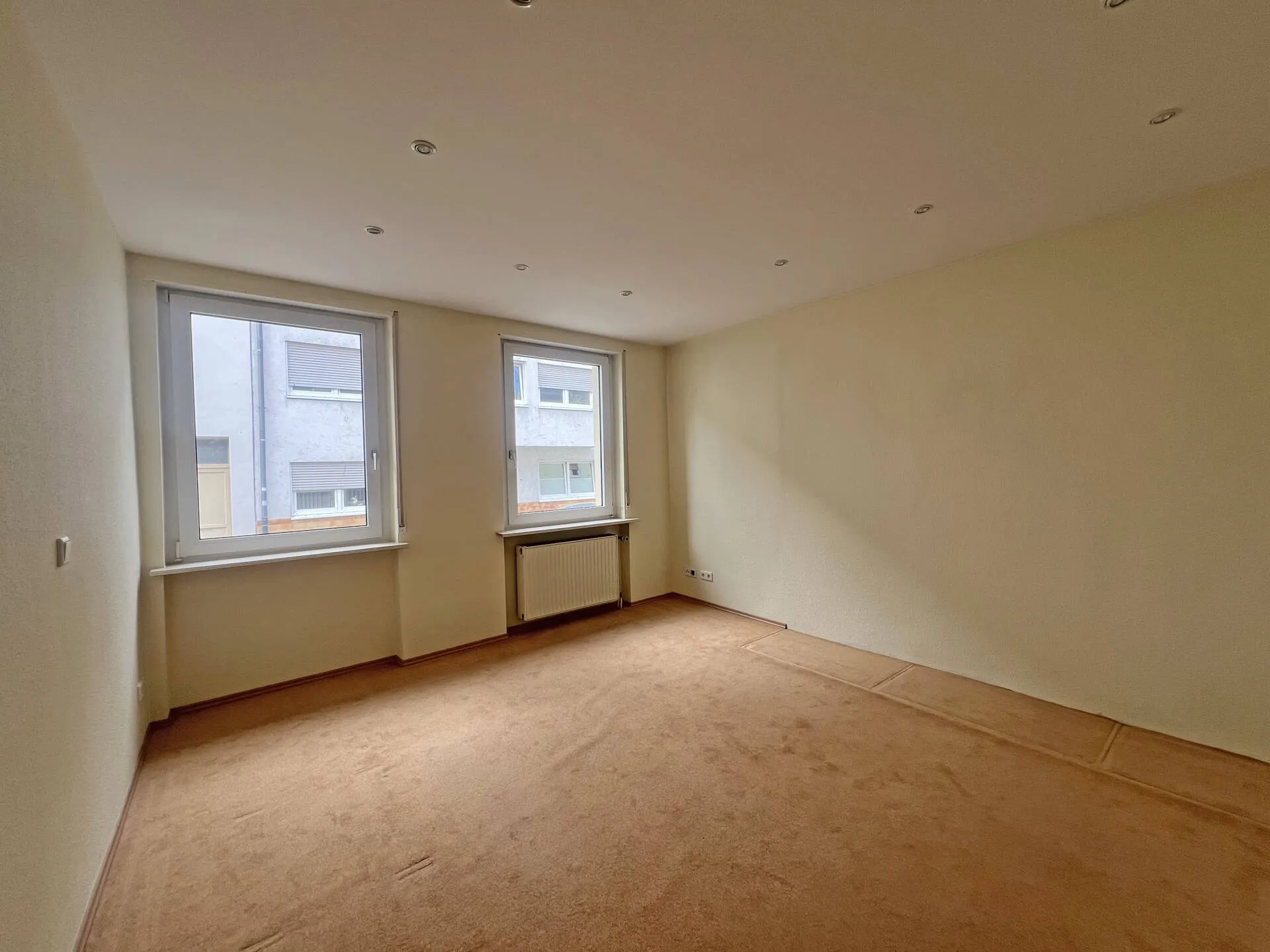 Immobilienangebot - Mannheim / Neckarau - Alle - Provisionsfrei: Sanierungsbedürftiges Mehrfamilienhaus mit vielseitigen Nutzungsmöglichkeiten!