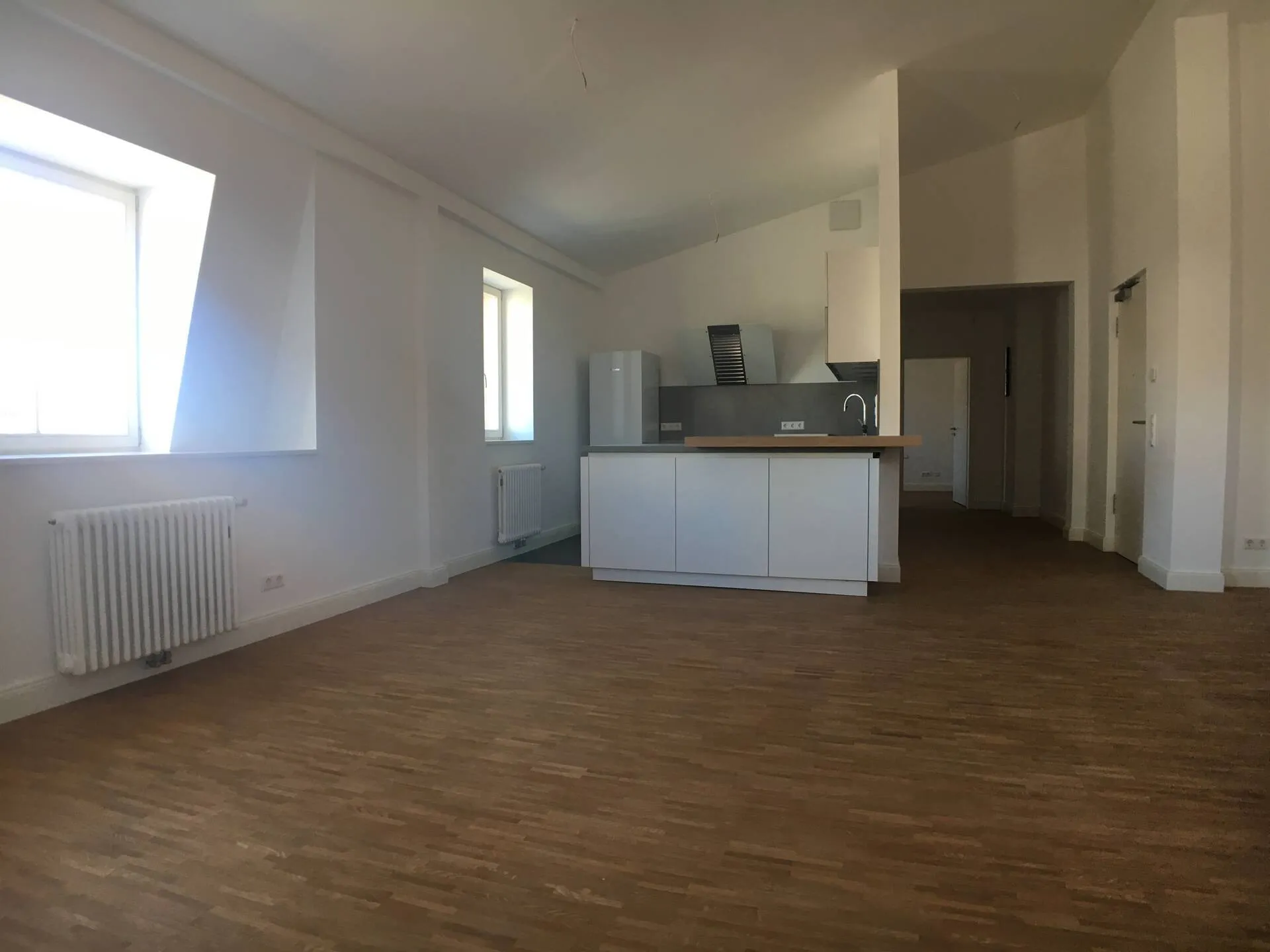 Immobilienangebot - Ludwigshafen am Rhein / Friesenheim - Alle - Top ausgestattete 2-ZI-Wohnung im Stilaltbau mit Fahrstuhl in zentraler und verkehrsgünstiger Lage