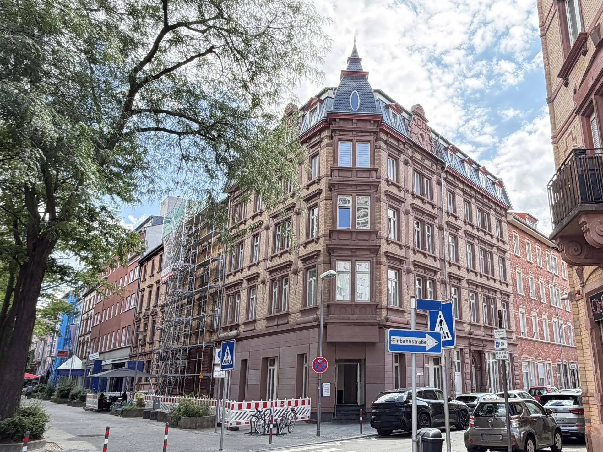 Immobilienangebot - Ludwigshafen am Rhein / Friesenheim - Alle - Top ausgestattete 2-ZI-Wohnung im Stilaltbau mit Fahrstuhl in zentraler und verkehrsgünstiger Lage